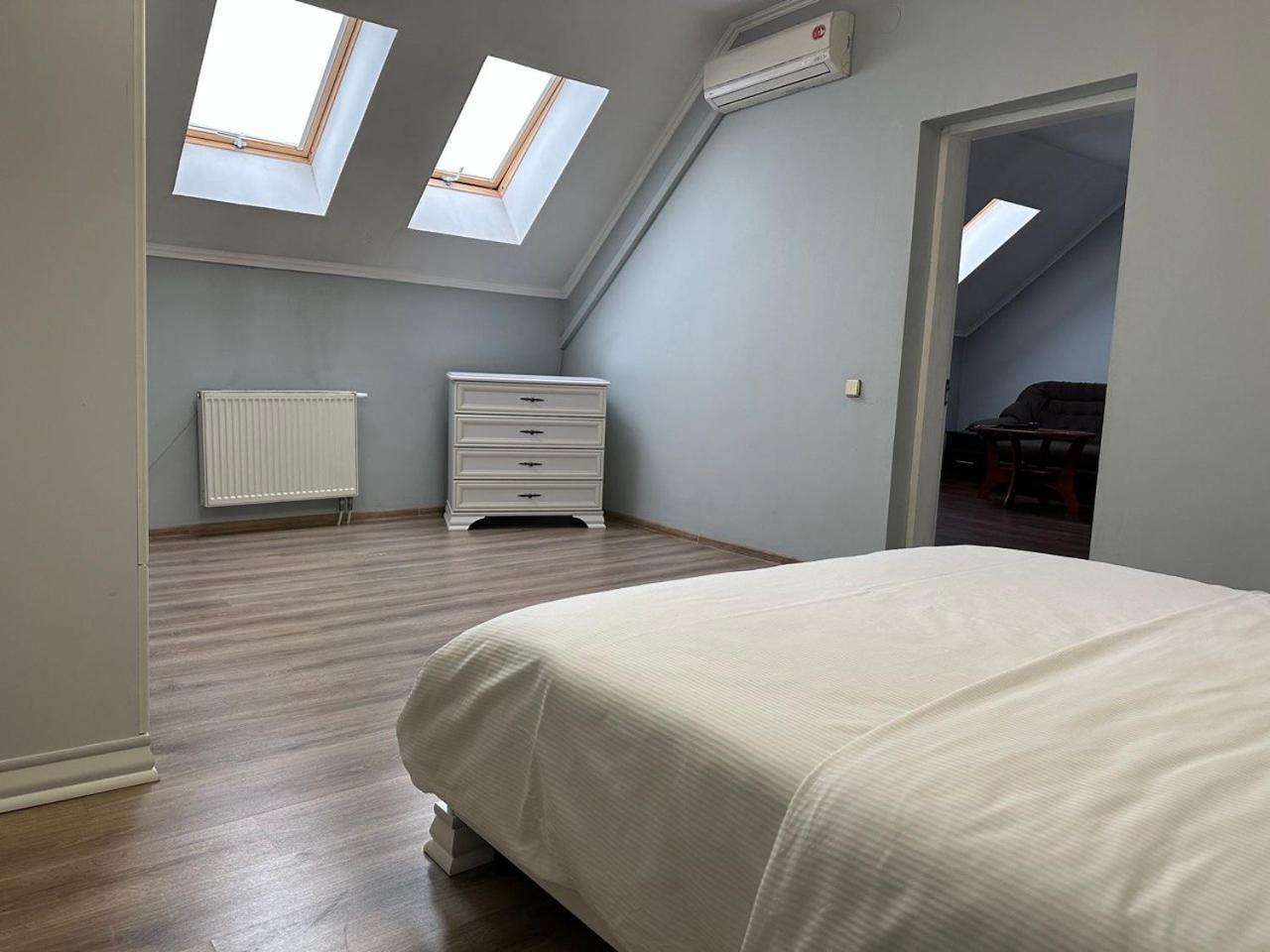 Львівський Hotel Szoba fotó